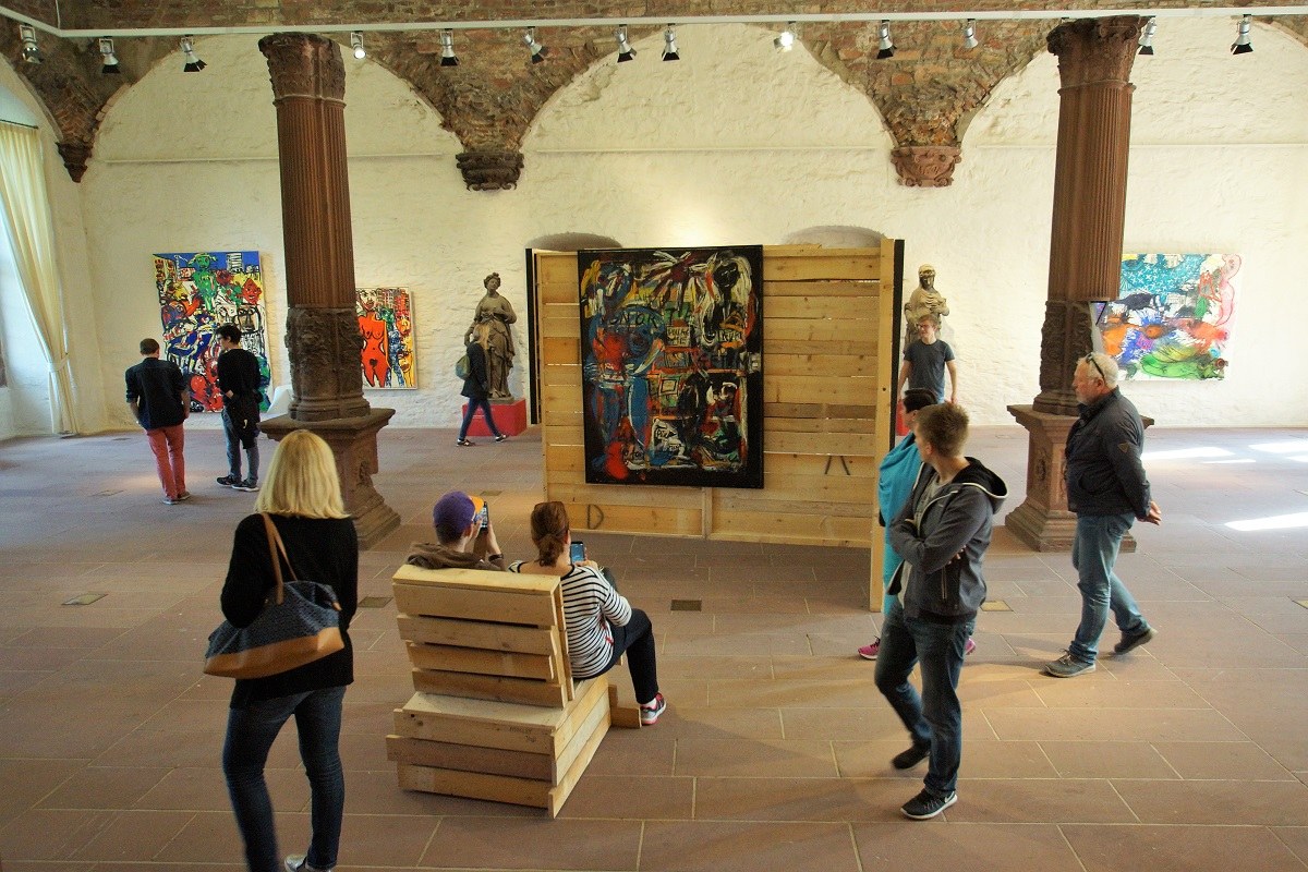 Installation view from Leben im Farbrausch 2, Heidelberg Castle, 2017.