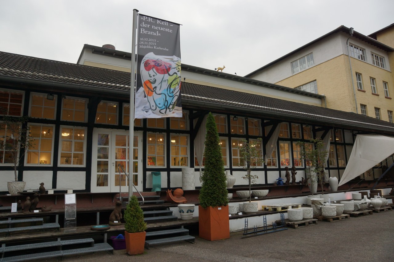 Exterior view accompanying der neueste Brand at Majolika Karlsruhe, 2015.